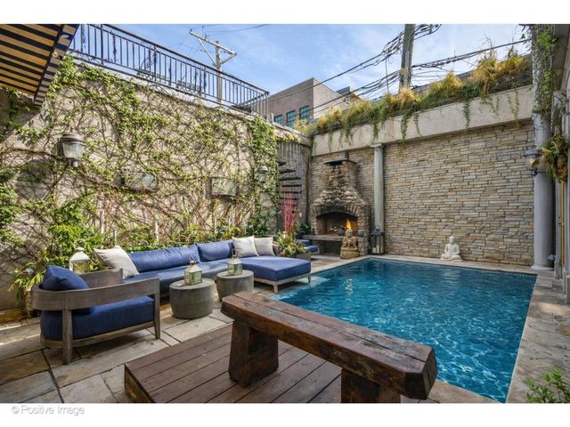 1811 N Howe Street, Chicago, IL 60614