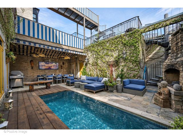 1811 N Howe Street, Chicago, IL 60614