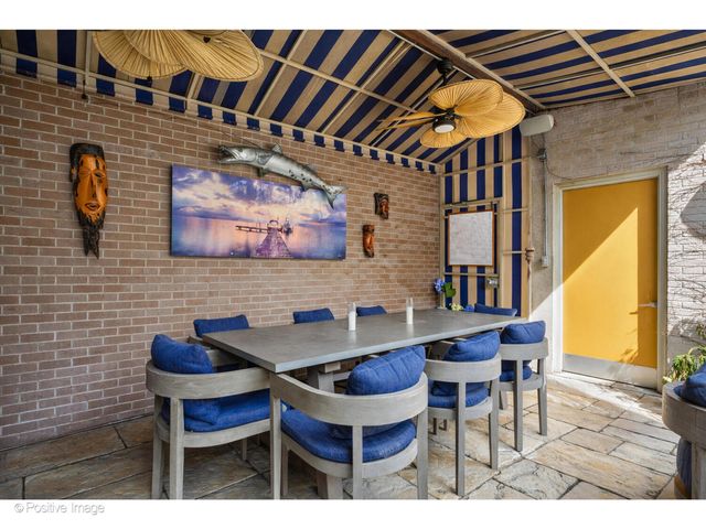 1811 N Howe Street, Chicago, IL 60614