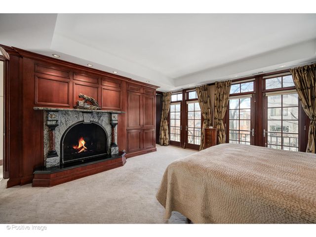 1811 N Howe Street, Chicago, IL 60614