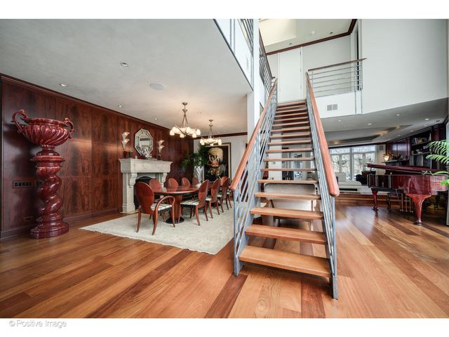1811 N Howe Street, Chicago, IL 60614