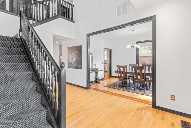 903 East Gaslight Drive, Springfield, MO 65810