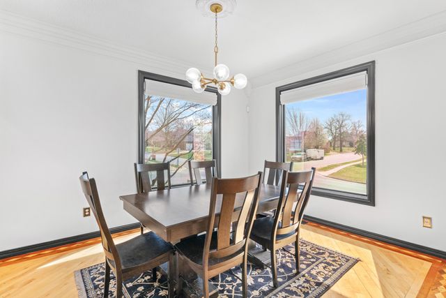 903 East Gaslight Drive, Springfield, MO 65810