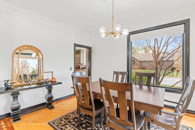 903 East Gaslight Drive, Springfield, MO 65810