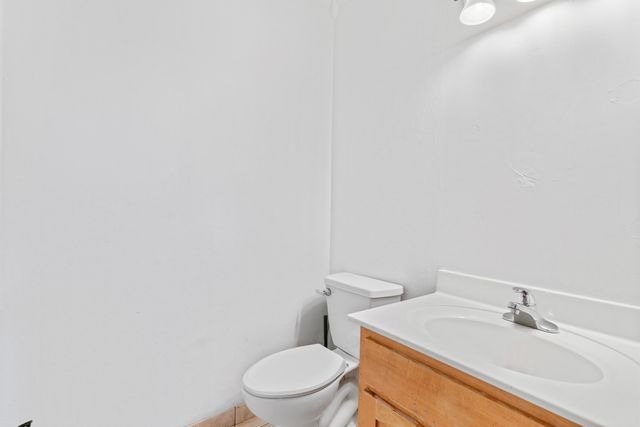 903 East Gaslight Drive, Springfield, MO 65810