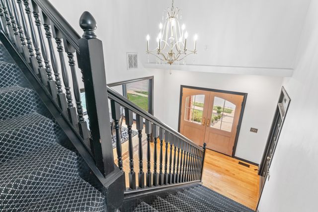 903 East Gaslight Drive, Springfield, MO 65810