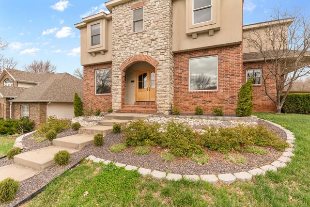 903 East Gaslight Drive, Springfield, MO 65810