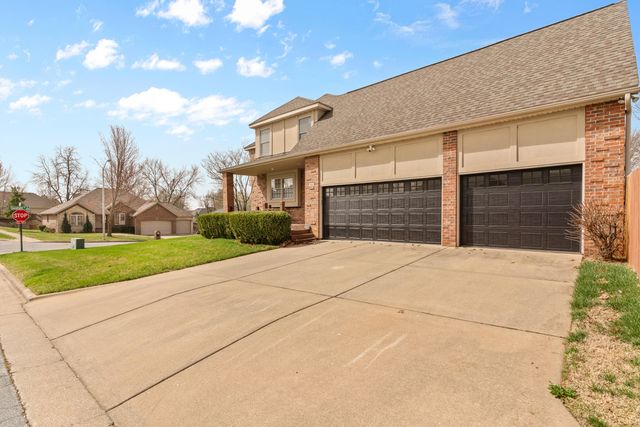 903 East Gaslight Drive, Springfield, MO 65810