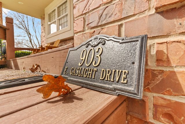 903 East Gaslight Drive, Springfield, MO 65810