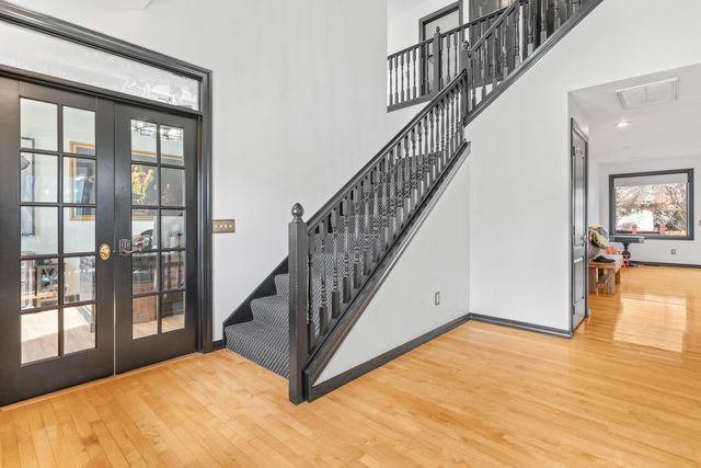 903 East Gaslight Drive, Springfield, MO 65810