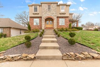 903 East Gaslight Drive, Springfield, MO 65810