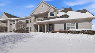 W206N16704 Blackberry CIRCLE #2205, Jackson, WI 53037