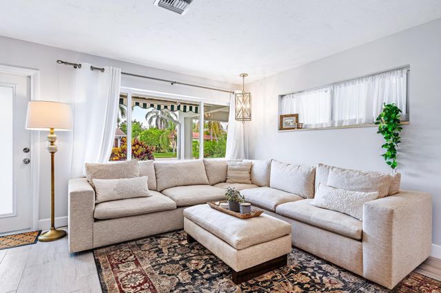 1869 Circle Drive, North Palm Beach, FL 33408