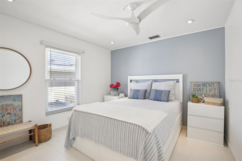 Image 20 of property listing at 4532 BIMINI DRIVE, Bradenton, FL 34210