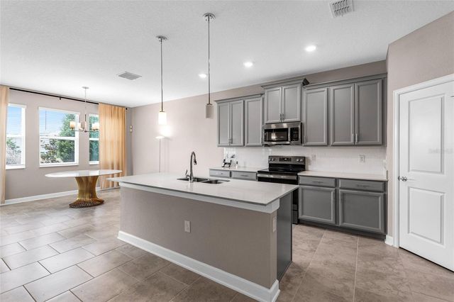 8833 BETH PAGE LN, Davenport, FL 33896