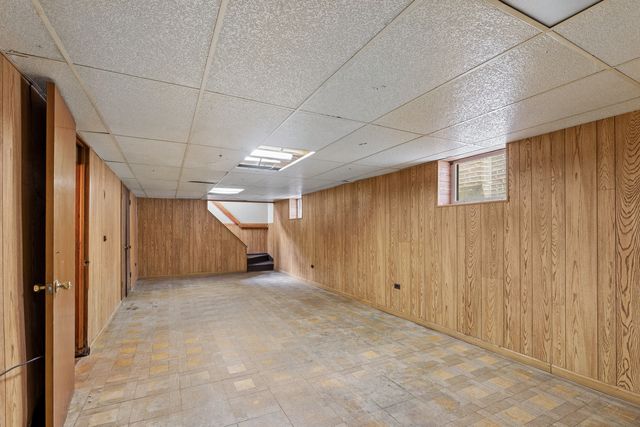 5906 Capulina Avenue, Morton Grove, IL 60053