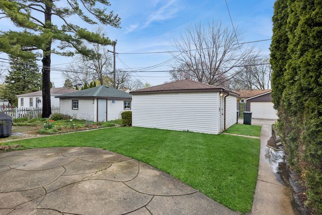 5906 Capulina Avenue, Morton Grove, IL 60053