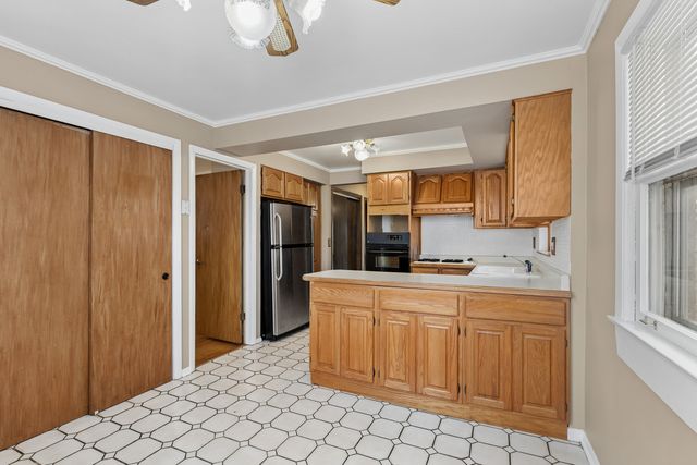 5906 Capulina Avenue, Morton Grove, IL 60053