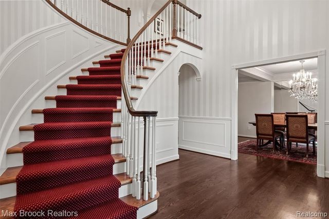 6280 Dakota Circle, Bloomfield Hills, MI 48301