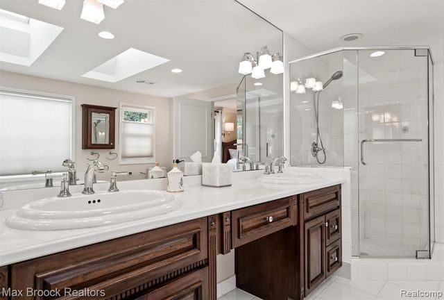 6280 Dakota Circle, Bloomfield Hills, MI 48301