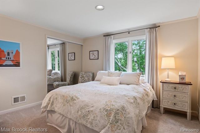6280 Dakota Circle, Bloomfield Hills, MI 48301