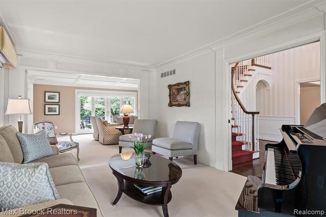 6280 Dakota Circle, Bloomfield Hills, MI 48301