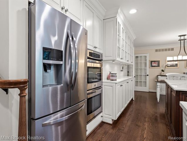 6280 Dakota Circle, Bloomfield Hills, MI 48301