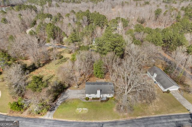 2203 Clarendon Court NE, Conyers, GA 30012