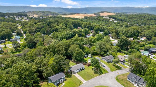 6557 Esquire Lane, Hixson, TN 37343