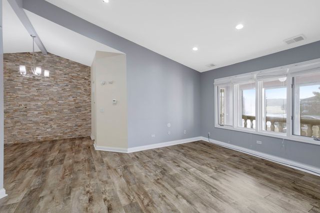 9724 W Creek Road E2, Palos Park, IL 60464