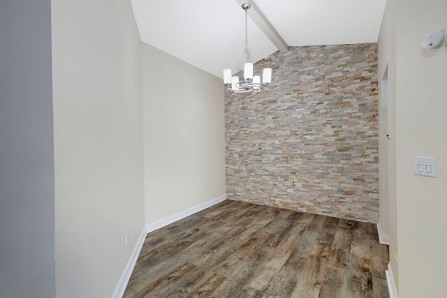 9724 W Creek Road E2, Palos Park, IL 60464