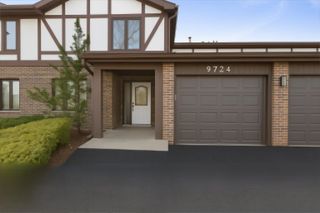9724 W Creek Road E2, Palos Park, IL 60464