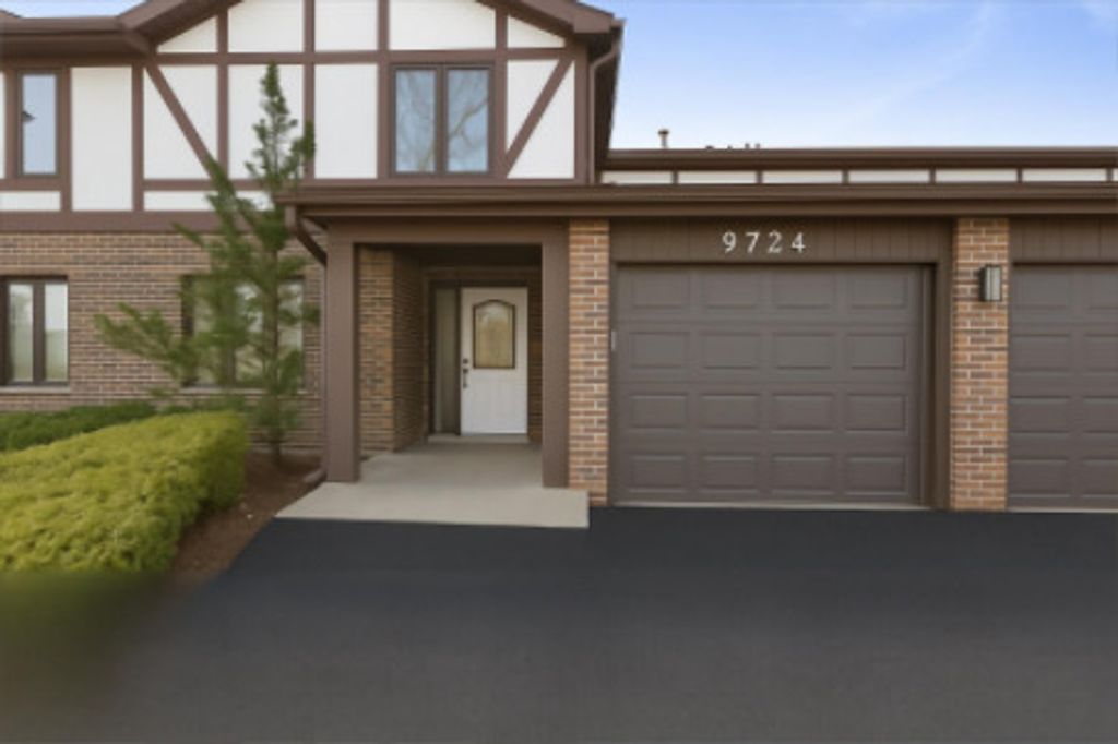 9724 W Creek Road E2, Palos Park, IL 60464