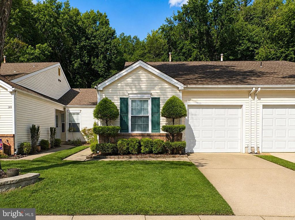 28 BITTERSWEET PL, MOUNT LAUREL, NJ 08054 — exterior
