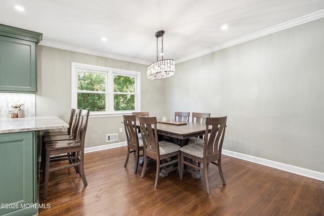 11 Highview Circle, Middletown, NJ 07748