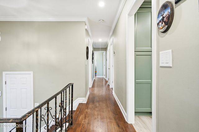 11 Highview Circle, Middletown, NJ 07748