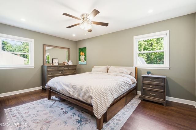 11 Highview Circle, Middletown, NJ 07748
