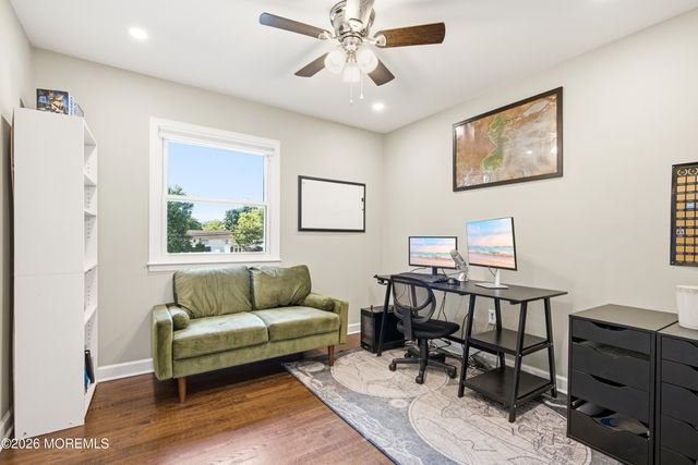 11 Highview Circle, Middletown, NJ 07748