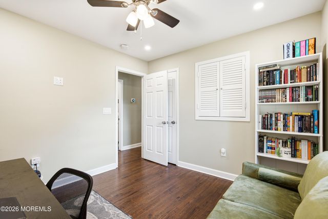11 Highview Circle, Middletown, NJ 07748