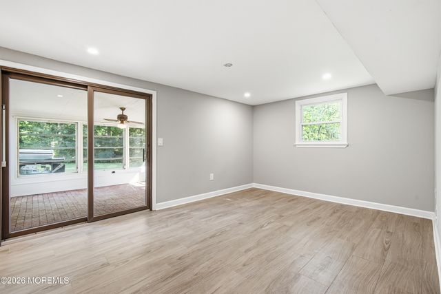 11 Highview Circle, Middletown, NJ 07748