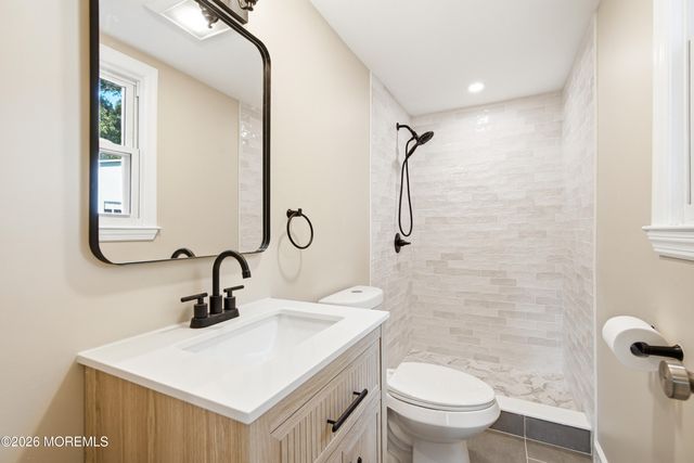 11 Highview Circle, Middletown, NJ 07748