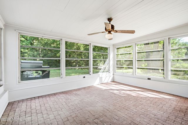 11 Highview Circle, Middletown, NJ 07748