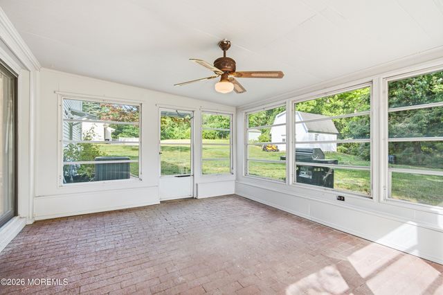 11 Highview Circle, Middletown, NJ 07748