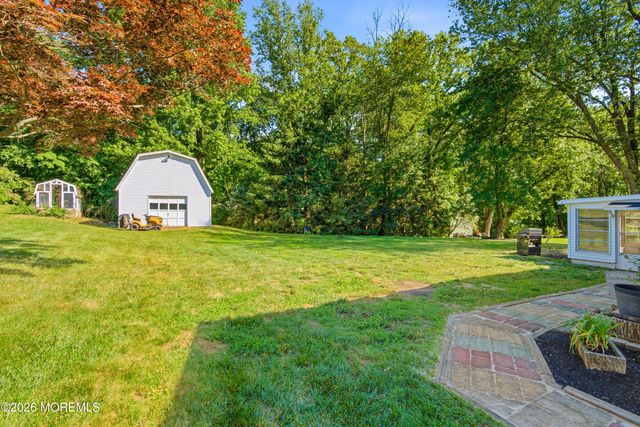 11 Highview Circle, Middletown, NJ 07748