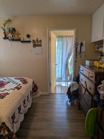 5209 N Angus Avenue, Fresno, CA 93710