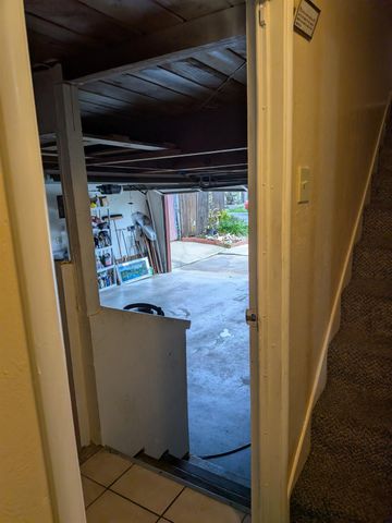 5209 N Angus Avenue, Fresno, CA 93710