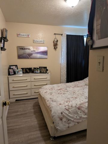 5209 N Angus Avenue, Fresno, CA 93710