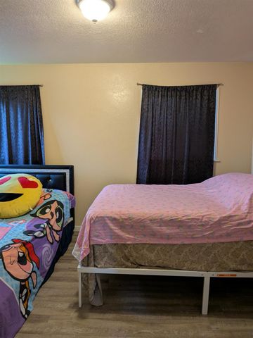 5209 N Angus Avenue, Fresno, CA 93710