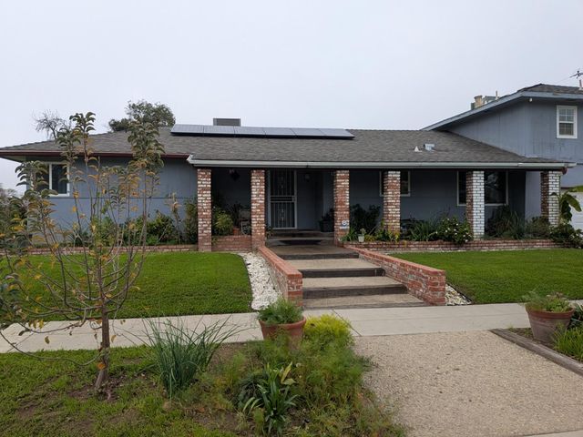 5209 N Angus Avenue, Fresno, CA 93710