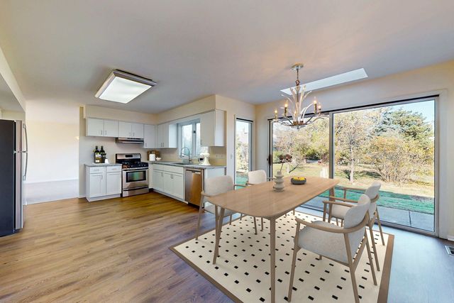 3820 Kiess Drive, Glenview, IL 60025